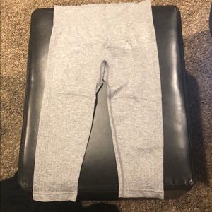Gray capris leggings